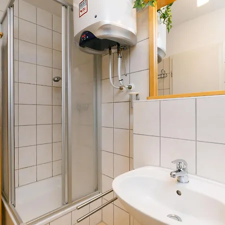 Fahrland By Interhome * 치노비츠